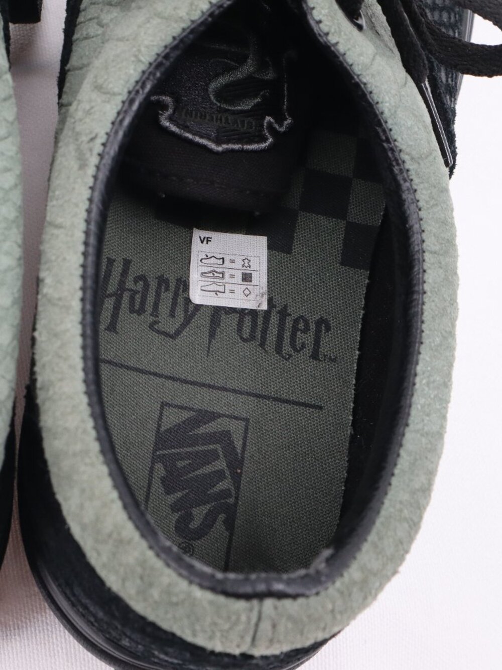 VANS x Harry Potter Collab Slytherin House Sneakers - Picture 9 of 15